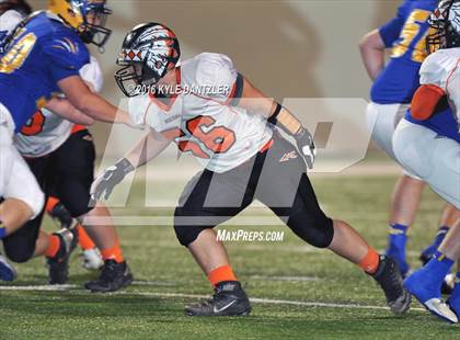 Thumbnail 2 in Leonard vs. Nocona (UIL 3A Division 2 Region 2 bi-district) photogallery.