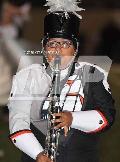 Thumbnail 1 in Leonard vs. Nocona (UIL 3A Division 2 Region 2 bi-district) photogallery.