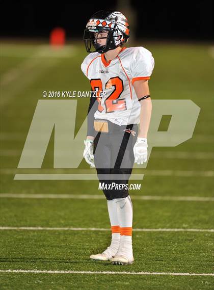 Thumbnail 2 in Leonard vs. Nocona (UIL 3A Division 2 Region 2 bi-district) photogallery.