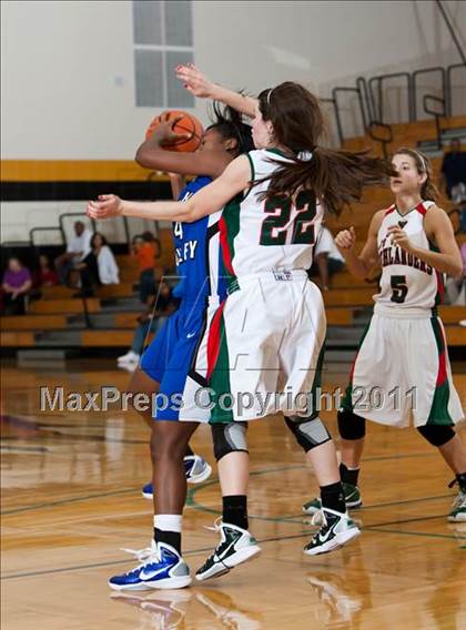 Thumbnail 3 in North Crowley vs The Woodlands (McDonald's Texas Invitational) photogallery.