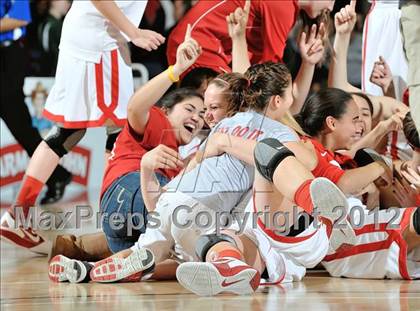 Thumbnail 3 in Brea Olinda vs. Mater Dei (CIF SS D1AA Final) photogallery.