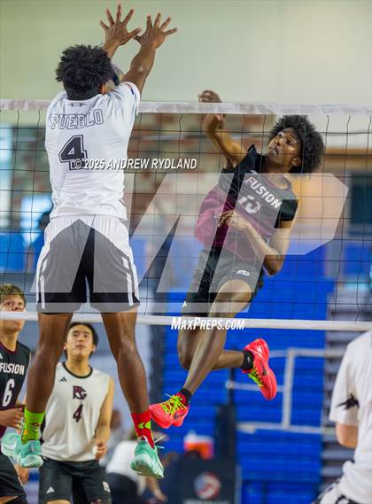 Thumbnail 3 in Regis Groff vs. Pueblo South (CHSAA 4A Semifinal) photogallery.