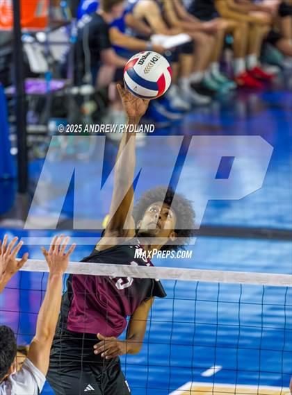 Thumbnail 2 in Regis Groff vs. Pueblo South (CHSAA 4A Semifinal) photogallery.