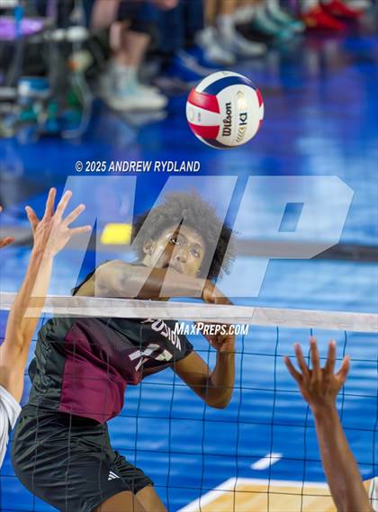 Thumbnail 3 in Regis Groff vs. Pueblo South (CHSAA 4A Semifinal) photogallery.