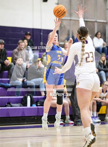 Thumbnail 2 in Bret Harte vs. Ripon Christian (CIF SJS D5 Quarterfinal) photogallery.
