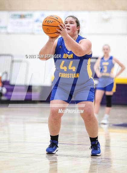Thumbnail 3 in Bret Harte vs. Ripon Christian (CIF SJS D5 Quarterfinal) photogallery.