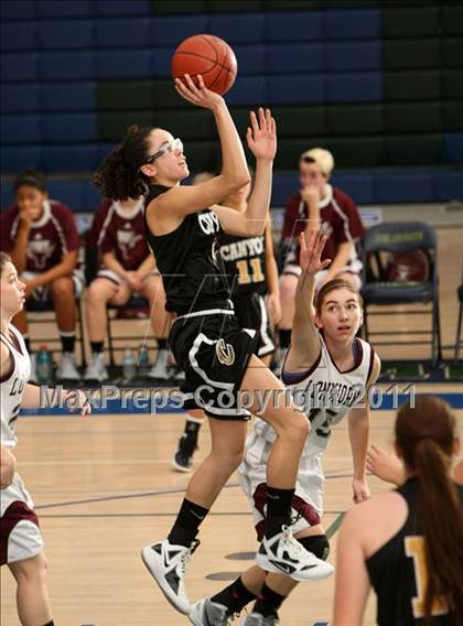 Thumbnail 3 in Canyon vs. Rancho Buena Vista (So Cal Holiday Prep Classic) photogallery.