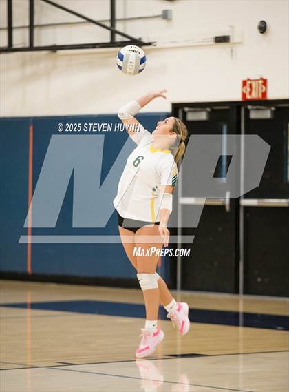 Thumbnail 1 in JV: Putnam @ Canby photogallery.