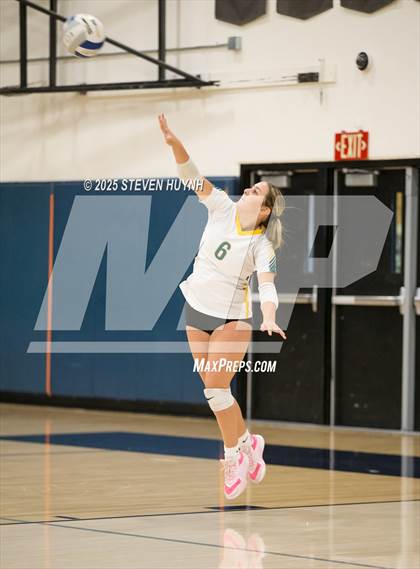 Thumbnail 3 in JV: Putnam @ Canby photogallery.