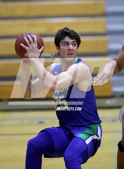 Thumbnail 3 in Branson vs. Compton (Damian Lillard Classic Round 3) photogallery.