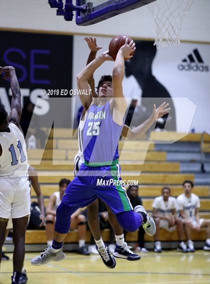 Thumbnail 3 in Branson vs. Compton (Damian Lillard Classic Round 3) photogallery.