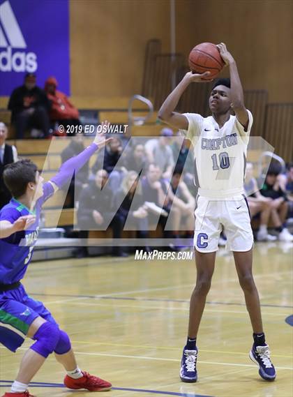 Thumbnail 3 in Branson vs. Compton (Damian Lillard Classic Round 3) photogallery.