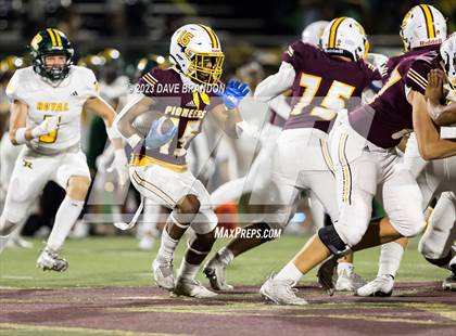 Thumbnail 2 in Royal @ Simi Valley photogallery.