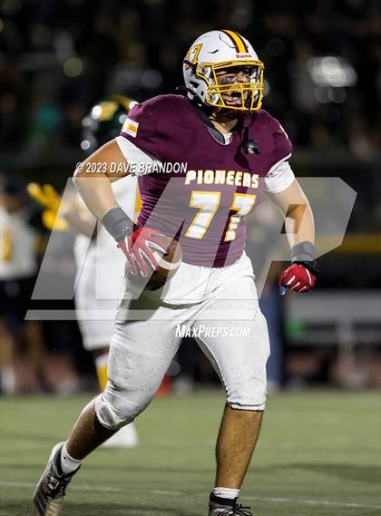 Thumbnail 2 in Royal @ Simi Valley photogallery.