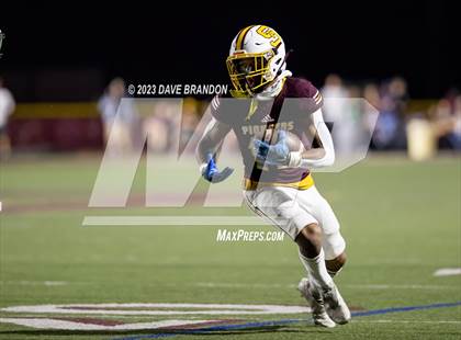 Thumbnail 3 in Royal @ Simi Valley photogallery.