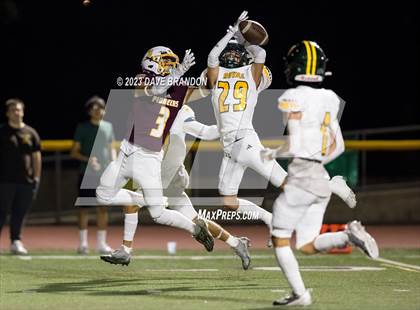 Thumbnail 3 in Royal @ Simi Valley photogallery.
