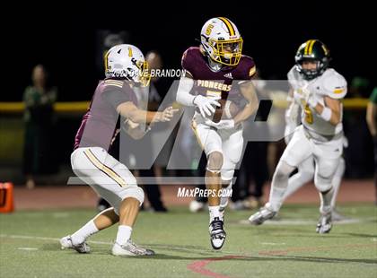 Thumbnail 1 in Royal @ Simi Valley photogallery.