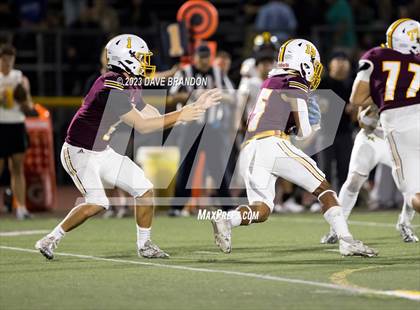 Thumbnail 2 in Royal @ Simi Valley photogallery.