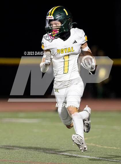 Thumbnail 3 in Royal @ Simi Valley photogallery.