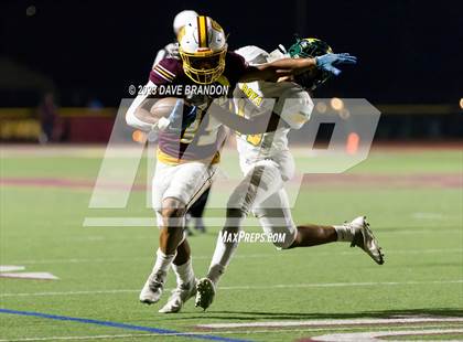 Thumbnail 2 in Royal @ Simi Valley photogallery.