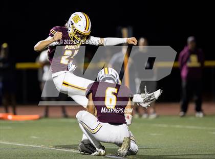 Thumbnail 1 in Royal @ Simi Valley photogallery.