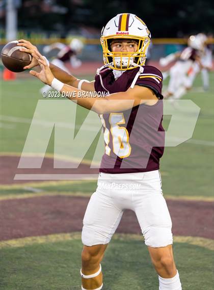 Thumbnail 2 in Royal @ Simi Valley photogallery.