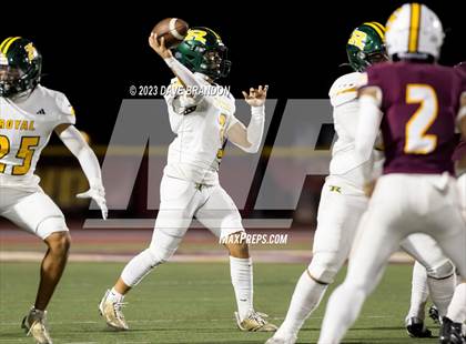 Thumbnail 3 in Royal @ Simi Valley photogallery.
