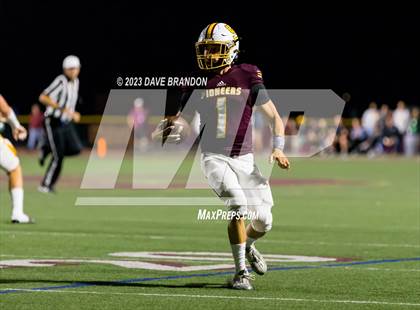 Thumbnail 2 in Royal @ Simi Valley photogallery.
