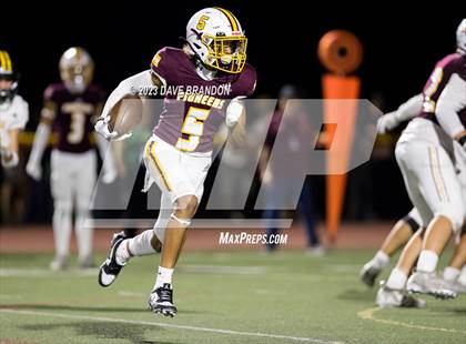 Thumbnail 3 in Royal @ Simi Valley photogallery.