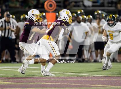 Thumbnail 3 in Royal @ Simi Valley photogallery.