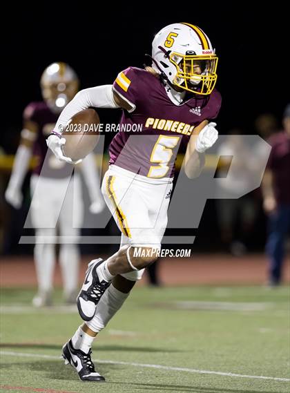 Thumbnail 2 in Royal @ Simi Valley photogallery.