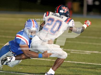 Thumbnail 1 in South Panola @ Memphis University photogallery.