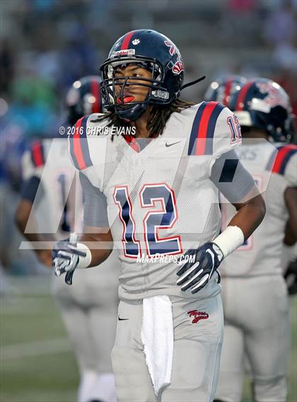Thumbnail 3 in South Panola @ Memphis University photogallery.