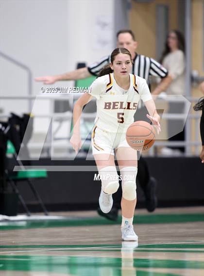 Thumbnail 1 in Bells vs. Commerce (UIL 3A D2 Bi-District Basketball Playoff) photogallery.