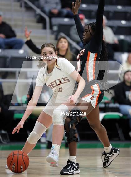 Thumbnail 3 in Bells vs. Commerce (UIL 3A D2 Bi-District Basketball Playoff) photogallery.