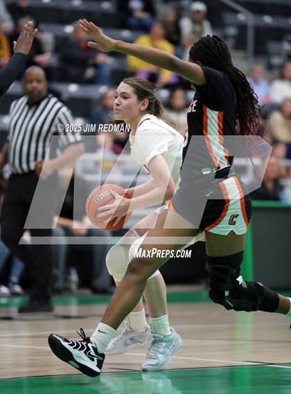 Thumbnail 2 in Bells vs. Commerce (UIL 3A D2 Bi-District Basketball Playoff) photogallery.