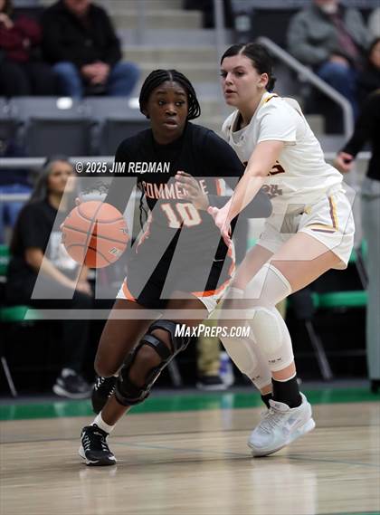 Thumbnail 2 in Bells vs. Commerce (UIL 3A D2 Bi-District Basketball Playoff) photogallery.