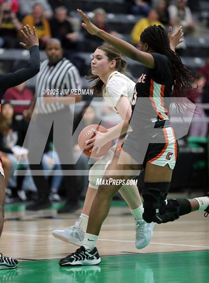 Thumbnail 3 in Bells vs. Commerce (UIL 3A D2 Bi-District Basketball Playoff) photogallery.
