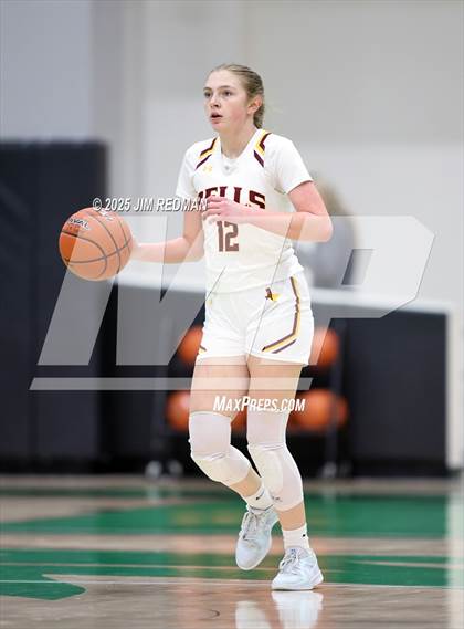 Thumbnail 2 in Bells vs. Commerce (UIL 3A D2 Bi-District Basketball Playoff) photogallery.