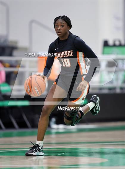 Thumbnail 3 in Bells vs. Commerce (UIL 3A D2 Bi-District Basketball Playoff) photogallery.
