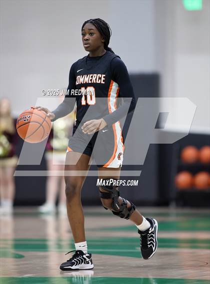 Thumbnail 2 in Bells vs. Commerce (UIL 3A D2 Bi-District Basketball Playoff) photogallery.