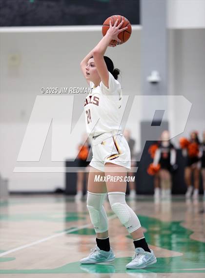 Thumbnail 3 in Bells vs. Commerce (UIL 3A D2 Bi-District Basketball Playoff) photogallery.