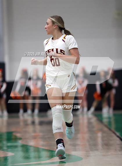 Thumbnail 1 in Bells vs. Commerce (UIL 3A D2 Bi-District Basketball Playoff) photogallery.