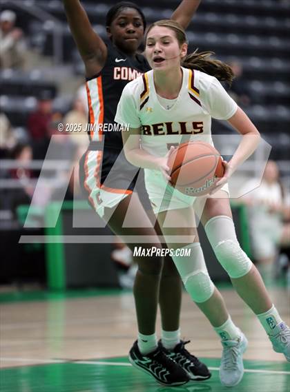 Thumbnail 1 in Bells vs. Commerce (UIL 3A D2 Bi-District Basketball Playoff) photogallery.