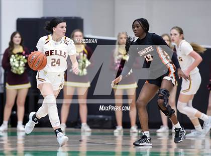 Thumbnail 1 in Bells vs. Commerce (UIL 3A D2 Bi-District Basketball Playoff) photogallery.