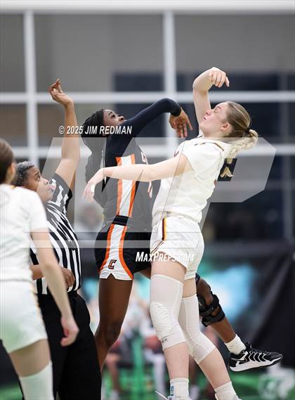 Thumbnail 3 in Bells vs. Commerce (UIL 3A D2 Bi-District Basketball Playoff) photogallery.