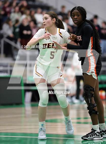 Thumbnail 3 in Bells vs. Commerce (UIL 3A D2 Bi-District Basketball Playoff) photogallery.