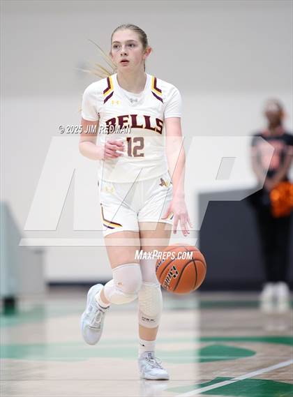 Thumbnail 2 in Bells vs. Commerce (UIL 3A D2 Bi-District Basketball Playoff) photogallery.