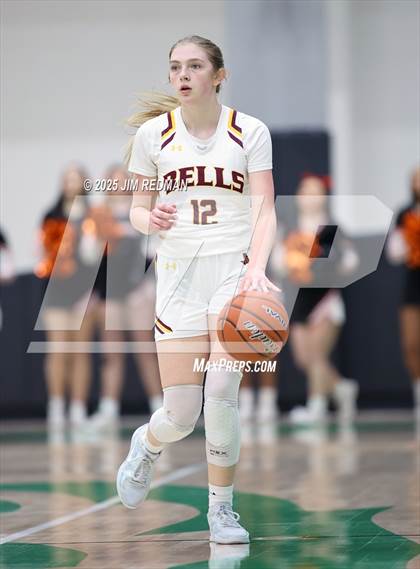 Thumbnail 1 in Bells vs. Commerce (UIL 3A D2 Bi-District Basketball Playoff) photogallery.