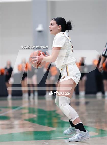 Thumbnail 3 in Bells vs. Commerce (UIL 3A D2 Bi-District Basketball Playoff) photogallery.